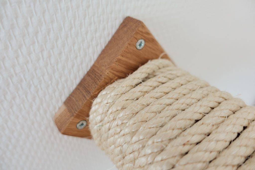Traptreetje met sisal close up bevestiging