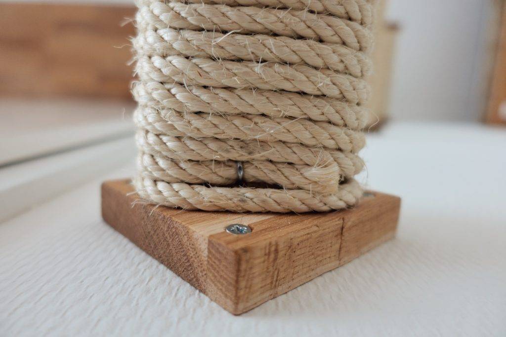Traptreetje met sisal close up bevestiging